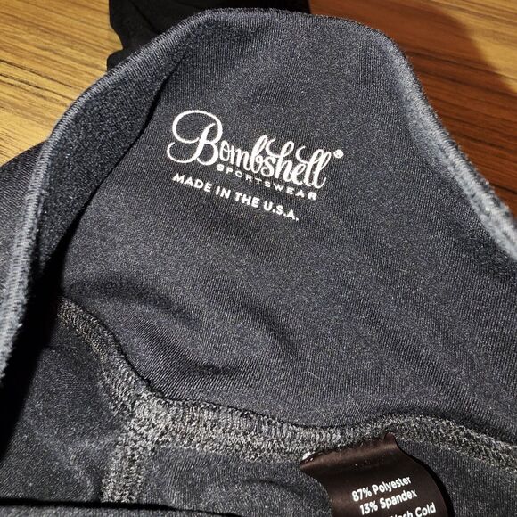 BOMBSHELL "MOHAWK" SPORTSWEAR Sz XS Black Logo Workout Athletic Sport Leggings - Picture 4 of 6